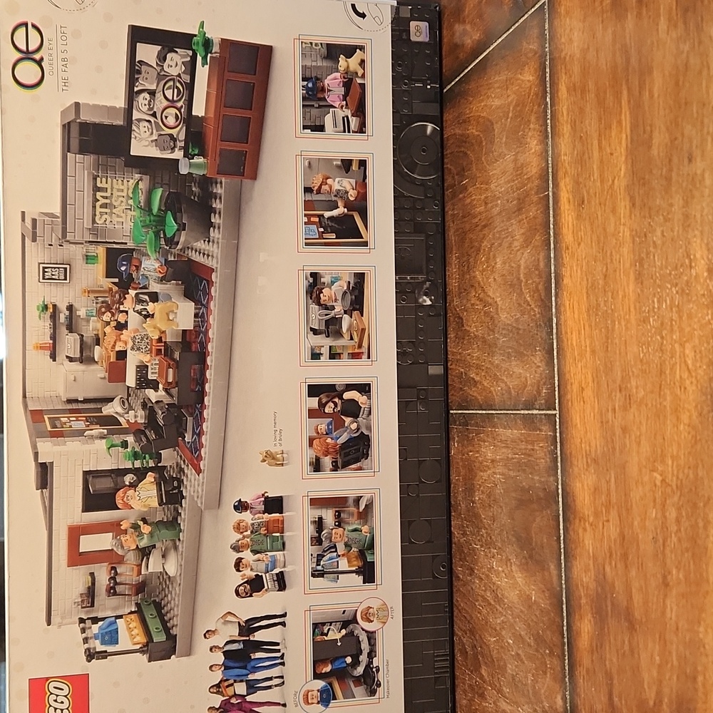 LEGO ICON Fab 5 Loft Set with Mini-Figures Released.  Retired 3/2023 - Picture 5 of 6